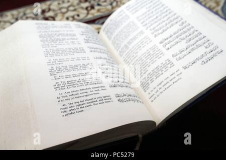 Holy Quran english version übersetzt. | Verwendung weltweit Stockfoto