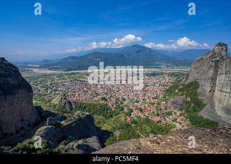 Meteora schöner Stein Formen und Berge mit Kloster in Griechenland Stockfoto