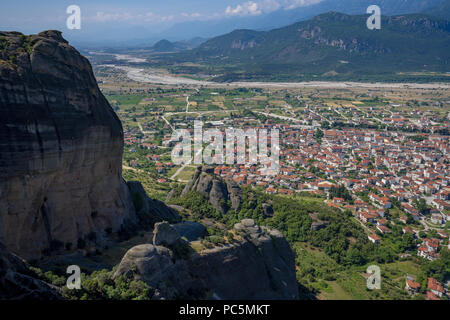 Meteora schöner Stein Formen und Berge mit Kloster in Griechenland Stockfoto