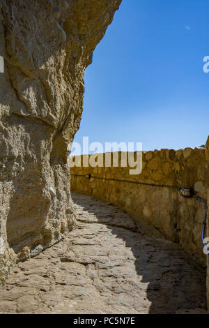 Meteora schöner Stein Formen und Berge mit Kloster in Griechenland Stockfoto