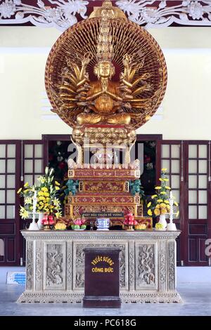 Linh Ung buddhistischen Pagode. Tausend bewaffneten Avalokitesvara, der Bodhisattva des Mitgefühls. Statue. Danang. Vietnam. | Verwendung weltweit Stockfoto