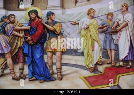 Unsere Liebe Frau von Fatima Kirche. Weg des Kreuzes. Station 1. Pilatus verurteilt Jesus zu sterben. Ho Chi Minh City. Vietnam. | Verwendung weltweit Stockfoto