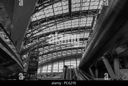 Seoul, Südkorea - 21.September 2016. Gläserne decke Kuppel innen der Flughafen Incheon in Seoul, Südkorea. Stockfoto