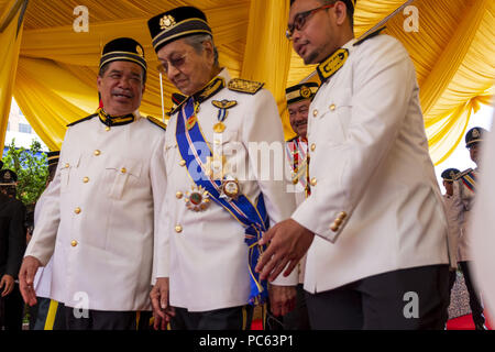 Putrajaya, Kuala Lumpur, Malaysia. Juli 31, 2018. Der malaysische Premierminister Mahathir Mohamad während der Tag des nationalen Krieger gesehen feierte am 31. Juli 2018 Dataran Pahlawan, Putrajaya. Malaysia ist der 50. Nationalen Krieger am 31. Juli 2018 Dataran Pahlawan, Putrajaya zu Helden der Nation für ihre Opfer und unbezahlbare Beiträge an die Nation gewidmet gefeiert. Credit: Faris Hadziq/SOPA Images/ZUMA Draht/Alamy leben Nachrichten Stockfoto