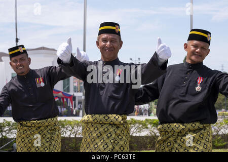 Putrajaya, Kuala Lumpur, Malaysia. Juli 31, 2018. Veteran Armee während der Tag des nationalen Krieger gesehen feierte am 31. Juli 2018 Dataran Pahlawan, Putrajaya. Malaysia ist der 50. Nationalen Krieger am 31. Juli 2018 Dataran Pahlawan, Putrajaya zu Helden der Nation für ihre Opfer und unbezahlbare Beiträge an die Nation gewidmet gefeiert. Credit: Faris Hadziq/SOPA Images/ZUMA Draht/Alamy leben Nachrichten Stockfoto