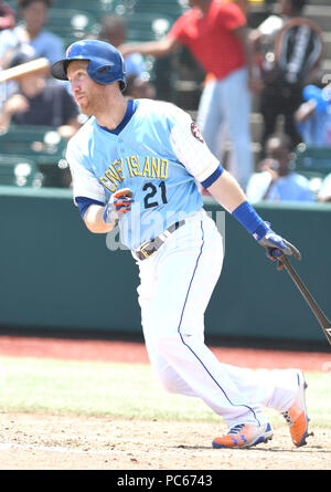 New York, NY, USA. 28. Juli 2018. ew York Mets Spieler Todd Frazier spielt eine rehab Spiel bei MCU-Park in Brooklyn, NY am 31. Juli, als er für seine Rückkehr zu den Mets Aufstellung vorbereitet. In seinem Brooklyn aussehen Frazier ging 1 für 4 mit einem home run im achten Inning. Nach seinem blast Frazier im Dugout durch seine neuen Mannschaftskameraden wasmobbed. Frazier wird erwartet das Mets dieses Wochenende bei Citi Field wieder zusammenzubringen. Credit: George Napolitano/Alamy leben Nachrichten Stockfoto