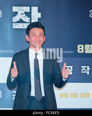 Hwang Jung-Min, 31. Juli 2018: Koreanische Schauspieler Hwang Jung-Min nimmt an einer Pressekonferenz zu seinem neuen Film "Der Spion Norden' an einem Theater in Seoul, Südkorea. Der Spion Film erzählt die Geschichte eines koreanischen Spion, geht undercover als Geschäftsmann in Nordkorea in den 1990er Jahren nördlich von kerntechnischen Anlagen mit dem Codenamen "schwarze Venus" infiltrieren. Quelle: Lee Jae-Won/LBA/Alamy leben Nachrichten Stockfoto