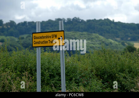 Javelin Park, Gloucestershire, UK 1. August 2018. UK Umwelt. Die Arbeit geht weiter auf der neuen Gloucestershire Energie aus Abfall Standort direkt an der Autobahn M5 Junction 12 zwischen Stonehouse und Qudgeley. Die Müllheizkraftwerk (GFG) hat als "Cape Canaveral" wurde von Einheimischen. Credit: Gavin Crilly/Alamy leben Nachrichten Stockfoto