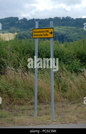 Javelin Park, Gloucestershire, UK 1. August 2018. UK Umwelt. Die Arbeit geht weiter auf der neuen Gloucestershire Energie aus Abfall Standort direkt an der Autobahn M5 Junction 12 zwischen Stonehouse und Qudgeley. Die Müllheizkraftwerk (GFG) hat als "Cape Canaveral" wurde von Einheimischen. Credit: Gavin Crilly/Alamy leben Nachrichten Stockfoto