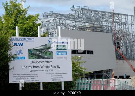 Javelin Park, Gloucestershire, UK 1. August 2018. UK Umwelt. Die Arbeit geht weiter auf der neuen Gloucestershire Energie aus Abfall Standort direkt an der Autobahn M5 Junction 12 zwischen Stonehouse und Qudgeley. Die Müllheizkraftwerk (GFG) hat als "Cape Canaveral" wurde von Einheimischen. Credit: Gavin Crilly/Alamy leben Nachrichten Stockfoto