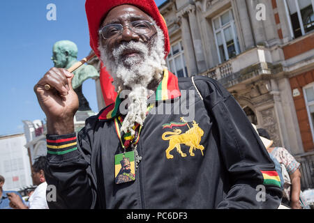 Jährliche Afrikan Emanzipation Tag Reparationen Rally und März in Brixton, London, UK. Stockfoto