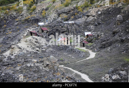 Arrowtown, Neuseeland. 21 Apr, 2018. In Arrowtown auf der Südinsel von Neuseeland, vor allem im 19. Jahrhundert auf der Suche nach Gold - einige Hütten, insbesondere der Chinesischen prospektoren sind immer noch in der Gegend, im April 2018 | Verwendung der weltweiten Kredit genommen: dpa/Alamy leben Nachrichten Stockfoto