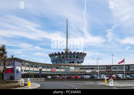 Das Sea Terminal Gebäude Eingang zum Parkplatz und Geschäfte für Passagiere. Douglas, Isle of Man, Britische Inseln Stockfoto