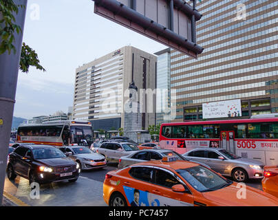 Seoul, Südkorea - 21.September 2016. Straße von Seoul, Südkorea. Seoul ist die größte Stadt in Südkorea sowie die politische und wirtschaftliche Kopf Stockfoto