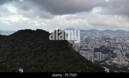 Lion Rock in Hongkong mit der Stadt Hintergrund Stockfoto