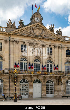 Das Hotel de Ville (Rathaus) in Place Stanislas im historischen Zentrum der Stadt Nancy in Frankreich. Ein UNESCO Weltkulturerbe. Stockfoto