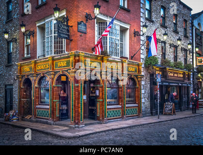 Dublin, Irland, März 2018, Pub-Gebäude „The Quays Bar“ im Viertel Temple Bar Stockfoto