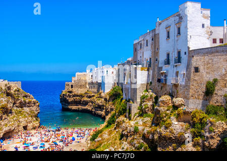 Polignano a Mare - Bari - Apulien - süditalien Meer Dorf Lagune Stockfoto