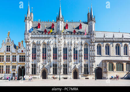 Burgplatz und dem Rathaus, Stadhuis Rathaus, Stadsbestuur Brügge, mit Touristen Sightseeing, Brügge, Belgien Stockfoto