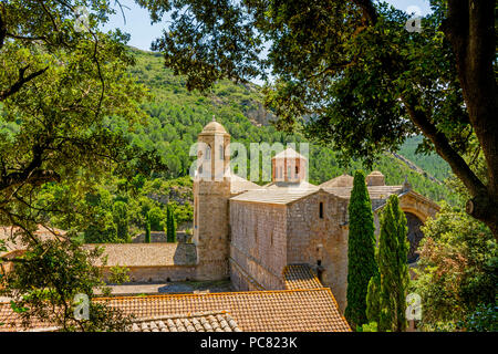 Abtei Sainte-Marie de Fontfroide oder Fontfroide Abbey in der Nähe von Narbonne, Aude, Royal, Frankreich, West Europa Stockfoto