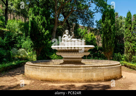 Garten der Abtei Sainte-Marie de Fontfroide oder Fontfroide Abbey in der Nähe von Narbonne, Aude, Royal, Frankreich, West Europa Stockfoto