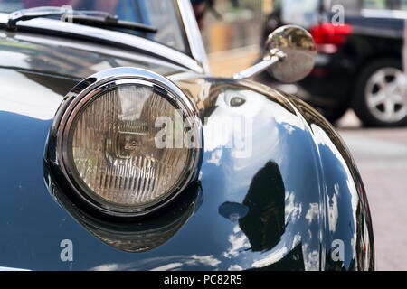 SAALBACH - Hinterglemm, Österreich - 21 Juni 2018: Oldtimer Austin Healey Sprite roadster Oldsmobile Veteran von 1958 bis 1971 hergestellt Stockfoto