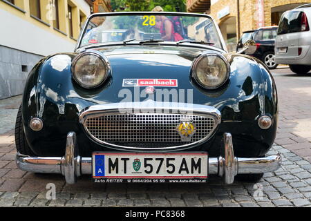 SAALBACH - Hinterglemm, Österreich - 21 Juni 2018: Oldtimer Austin Healey Sprite roadster Oldsmobile Veteran von 1958 bis 1971 hergestellt Stockfoto