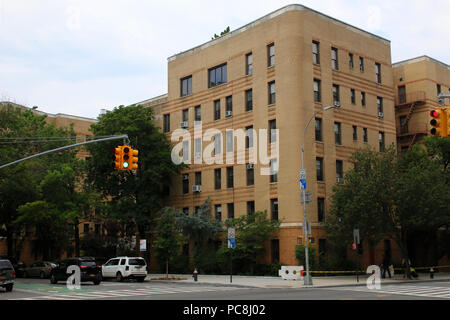 NEW YORK, NY - 10. Juli: Art-deco-vorkriegszeit Wohnhaus bei 20 Plaza Street East in Prospect Heights, Brooklyn am 10. Juni 2017 in New York, USA Stockfoto