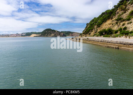 Blick auf die Stadt Sao Martinho do Porto und der brautiful Bucht, in Portugal. Stockfoto