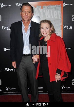 Juliet Mills, Maxwell Caulfield in der DRUNTER Premiere auf der DGA-Theater in Los Angeles. Juliet Mills, Maxwell Caulfield - - - - - - - - - - - - - Red Carpet Event, Vertikal, USA, Filmindustrie, Prominente, Fotografie, Bestof, Kunst, Kultur und Unterhaltung, Topix Prominente Fashion/Vertikal, Besten, Event in Hollywood Leben - Kalifornien, Roter Teppich und backstage, USA, Film, Stars, Film Stars, TV Stars, Musik, Promis, Fotografie, Bestof, Kunst, Kultur und Unterhaltung, Topix, Vertikal, Familie von aus dem Jahr 2012, Anfrage tsuni@Gamma-USA.com Mann und Stockfoto
