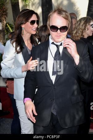 Paul McCartney geehrt mit einem Stern auf dem Hollywood Walk of Fame in Los Angeles. Der Stern ist vor dem Capitol Records Tower. Nancy Shevell, Paul McCartney, der Frau. James McCartney 79 - - - - - - - - - - - - - Red Carpet Event, Vertikal, USA, Filmindustrie, Prominente, Fotografie, Bestof, Kunst, Kultur und Unterhaltung, Topix Prominente Fashion/Vertikal, Besten, Event in Hollywood Leben - Kalifornien, Roter Teppich und backstage, USA, Film, Stars, Film Stars, TV Stars, Musik, Promis, Fotografie, Bestof, Kunst, Kultur und Unterhaltung, Topix, Vertikal, Familie fr Stockfoto