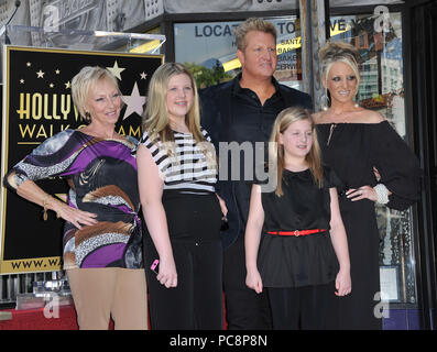 Gary LeVox (Lead Vocals), Jay DeMarcus (Bassist und Background vocals), Joe Don Rooney Rascal Flatts geehrt mit einem Stern auf dem Hollywood Walk of Fame in Los Angeles. RasCal Flatts - Star 24 - - - - - - - - - - - - - Red Carpet Event, Vertikal, USA, Filmindustrie, Prominente, Fotografie, Bestof, Kunst, Kultur und Unterhaltung, Topix Prominente Fashion/Vertikal, Besten, Event in Hollywood Leben - Kalifornien, Roter Teppich und backstage, USA, Film, Stars, Film Stars, TV Stars, Musik, Promis, Fotografie, Bestof, Kunst, Kultur und Unterhaltung, Topix, Vertikal, fami Stockfoto