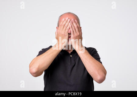 Nahaufnahme eines betonte junger Mann Stockfoto