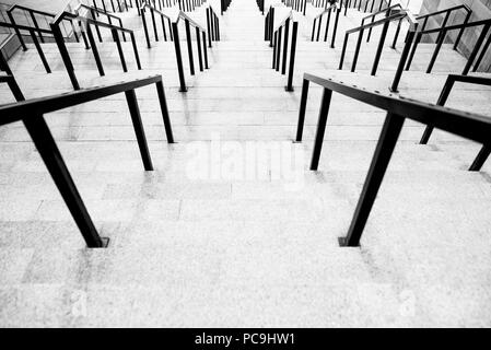 Treppen und Geländer im urbanen Stil Stockfoto