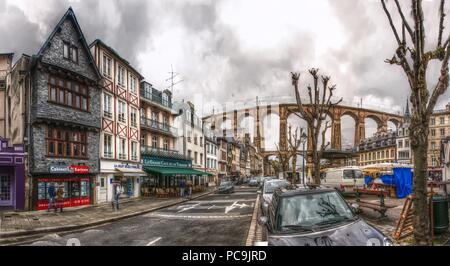 Viadukt im Zentrum von Morlaix, post Stadt in der Bretagne Stockfoto