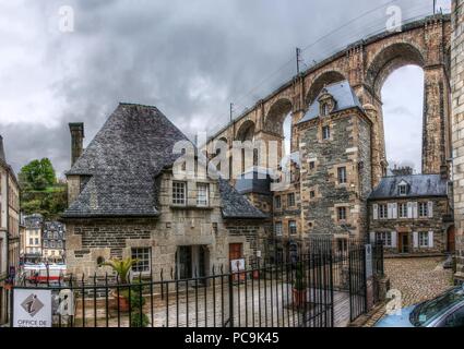 Viadukt im Zentrum von Morlaix, post Stadt in der Bretagne Stockfoto