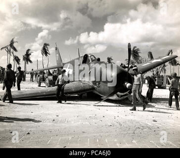 Unsere zweite Flugzeug stürzt ab wie es landet - Tarawa Stockfoto