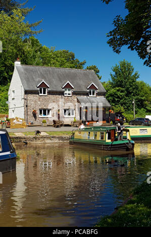 Castle Narrowboats und das Abergavenny & Brecon Canal, Gilwern in der Nähe von Abergavenny, Monmouthshire, Wales. Stockfoto