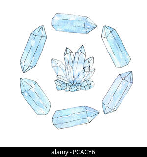 Satz von Hand gemalte Aquarell und Tusche blaue Kristalle und Cluster isoliert auf den weißen Hintergrund. Aquamarin Mineralien und Edelsteinen Abbildung. Stockfoto