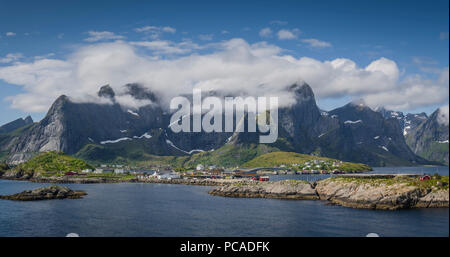 Fischerdorf Reine, Lofoten, Norwegen Stockfoto