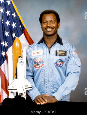 Offizielles Portrait Foto von Astronauten Ronald E. McNair. Stockfoto