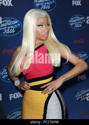 Nicki Minaj Ankunft auf dem American Idol Premiere an der Royce Hall in Los Angeles. Nicki Minaj 12 - - - - - - - - - - - - - Red Carpet Event, Vertikal, USA, Filmindustrie, Prominente, Fotografie, Bestof, Kunst, Kultur und Unterhaltung, Topix Prominente Fashion/Vertikal, Besten, Event in Hollywood Leben - Kalifornien, Roter Teppich und backstage, USA, Film, Stars, Film Stars, TV Stars, Musik, Promis, Fotografie, Bestof, Kunst, Kultur und Unterhaltung, Topix, drei Viertel, vertikal, eine Person aus dem Jahr 2013, Anfrage tsuni@Gamma-USA.com Stockfoto