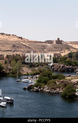 Das Mausoleum des Aga Khan III, Sir Sultan Muhammed Shah, mit Blick auf den Nil bei Assuan, Ägypten. Stockfoto