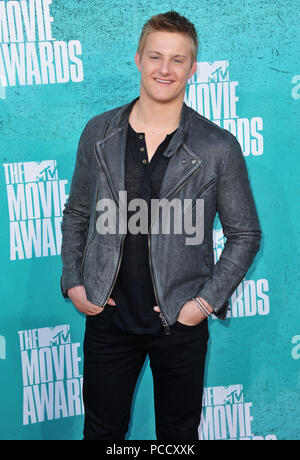 Alexander Ludwig bei den MTV Movie Awards 2012 an der Universal Amphitheater in Los Angeles. Alexander Ludwig 161 - - - - - - - - - - - - - Red Carpet Event, Vertikal, USA, Filmindustrie, Prominente, Fotografie, Bestof, Kunst, Kultur und Unterhaltung, Topix Prominente Fashion/Vertikal, Besten, Event in Hollywood Leben - Kalifornien, Roter Teppich und backstage, USA, Film, Stars, Film Stars, TV Stars, Musik, Promis, Fotografie, Bestof, Kunst, Kultur und Unterhaltung, Topix, drei Viertel, vertikal, eine Person aus dem Jahr 2012, Anfrage tsuni@Gamma-USA.com Stockfoto