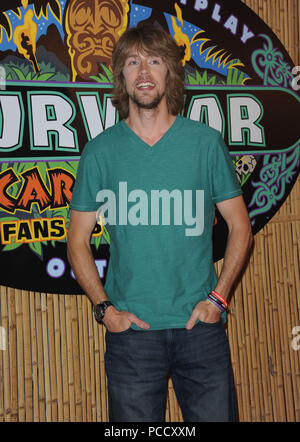 Erik Reichenbach an der Überlebenden - Caramoan finale an den CBS Radford Studios in Los Angeles. Erik Reichenbach 07 - - - - - - - - - - - - - Red Carpet Event, Vertikal, USA, Filmindustrie, Prominente, Fotografie, Bestof, Kunst, Kultur und Unterhaltung, Topix Prominente Fashion/Vertikal, Besten, Event in Hollywood Leben - Kalifornien, Roter Teppich und backstage, USA, Film, Stars, Film Stars, TV Stars, Musik, Promis, Fotografie, Bestof, Kunst, Kultur und Unterhaltung, Topix, drei Viertel, vertikal, eine Person aus dem Jahr 2013, Anfrage tsuni@Gamma-USA.com Stockfoto