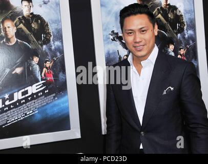 Jon M. Chu-Direktor am G.I. Joe Vergeltung Premiere auf der Chinese Theatre in Los Angeles. Jon M. Chu-Direktor 42 - - - - - - - - - - - - - Red Carpet Event, Vertikal, USA, Filmindustrie, Prominente, Fotografie, Bestof, Kunst, Kultur und Unterhaltung, Topix Prominente Fashion/Vertikal, Besten, Event in Hollywood Leben - Kalifornien, Roter Teppich und backstage, USA, Film, Stars, Film Stars, TV Stars, Musik, Promis, Fotografie, Bestof, Kunst, Kultur und Unterhaltung, Topix, drei Viertel, vertikal, eine Person aus dem Jahr 2013, Anfrage tsuni @ Gamma-USA. Stockfoto