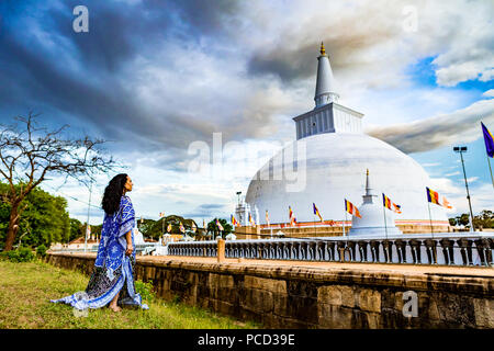 Modell und Buddhistischen stupas in den Ruinen des alten Königreiches von Sri Lanka, Anuradhapura, Weltkulturerbe der UNESCO, Sri Lanka, Asien Stockfoto