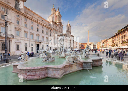 Brunnen Fontana del Moro, Sant'Agnese in Agone Kirche, Piazza Navona, Rom, Latium, Italien, Europa Stockfoto