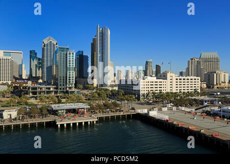 Wolkenkratzer auf Harbor Drive, San Diego, Kalifornien, Vereinigte Staaten von Amerika, Nordamerika Stockfoto