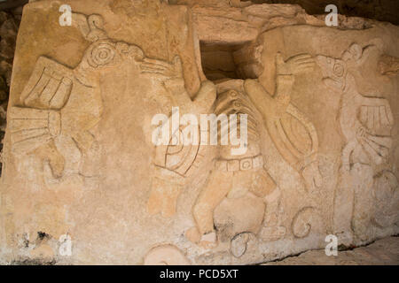 Stuck Reliefs, Schloss von Kukulcan, Maya Ruinen, Mayapan Archäologische Stätte, Yucatan, Mexiko, Nordamerika Stockfoto